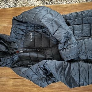 Columbia L coat